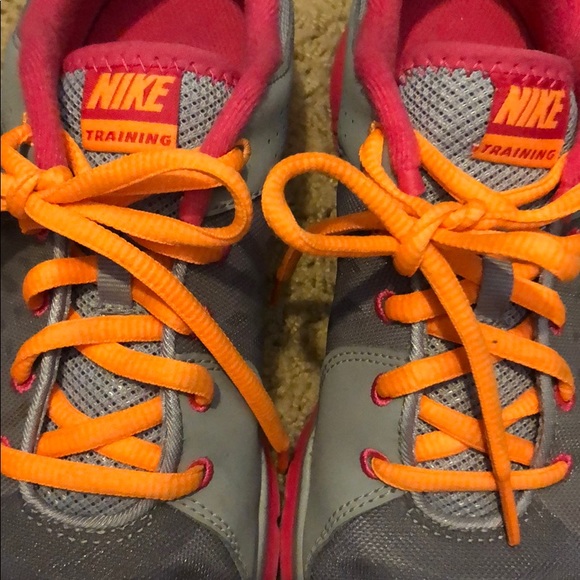 Nike Training Shoes - Picture 2 of 7
